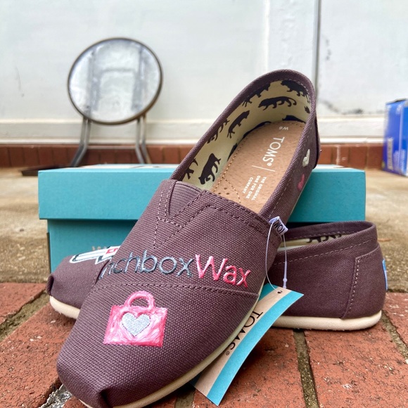 LunchboxWax custom hand-painted TOMS - Picture 4 of 5